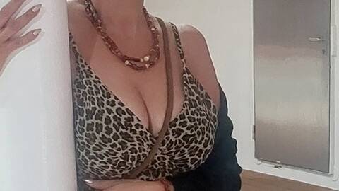 Zoe_Moore